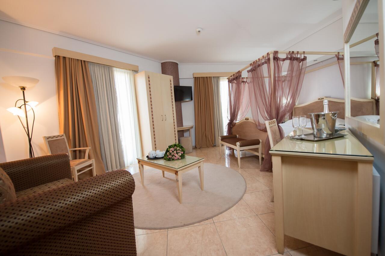 Premier Agrinio Heart Hotel Exterior photo